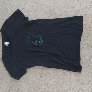 Black short sleeve frog t-shirt